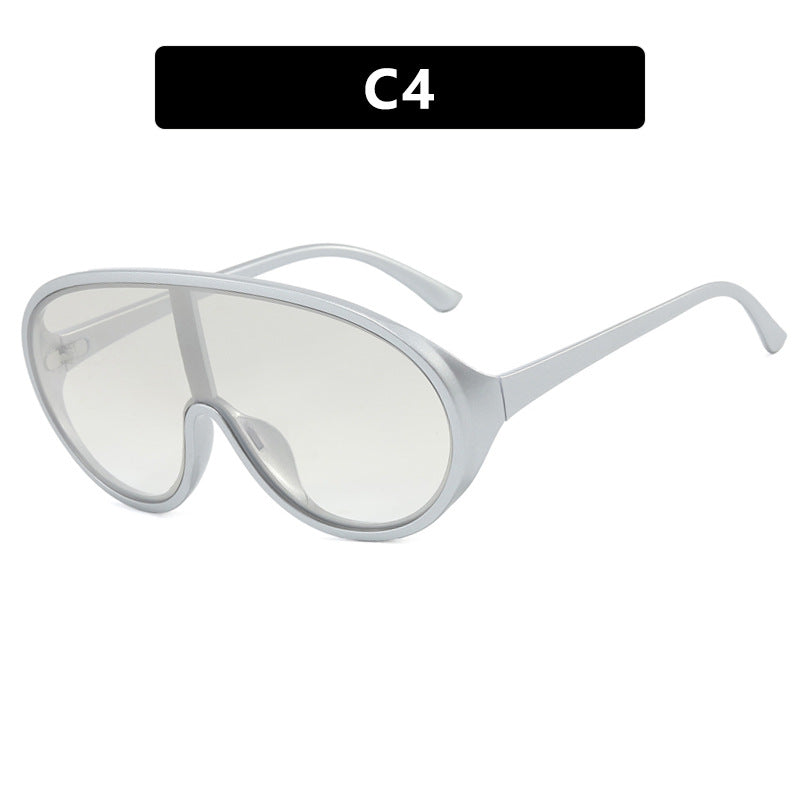 Dame futuristisk solbrille med store glass og ergonomisk ramme Luvikno