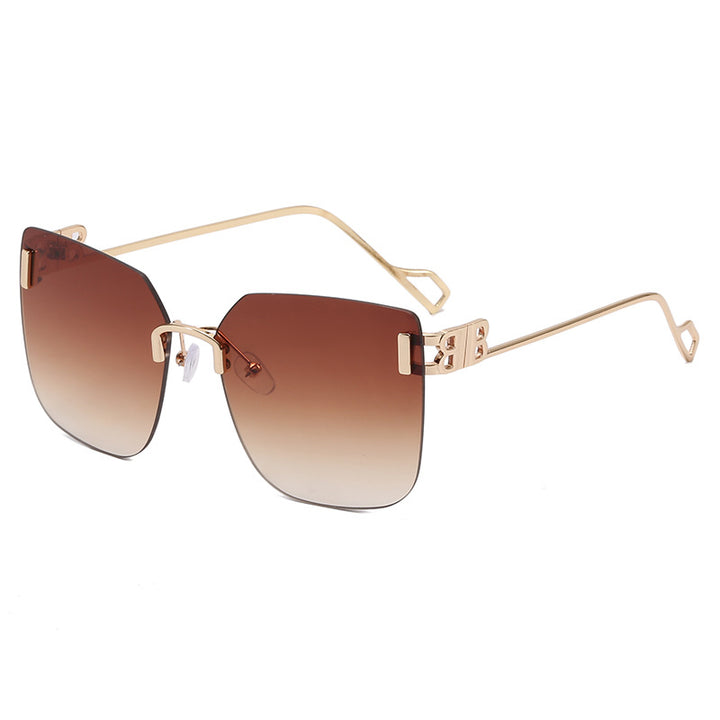 Dame elegant firkantet solbrille med gullfarget metalramme Luvikno