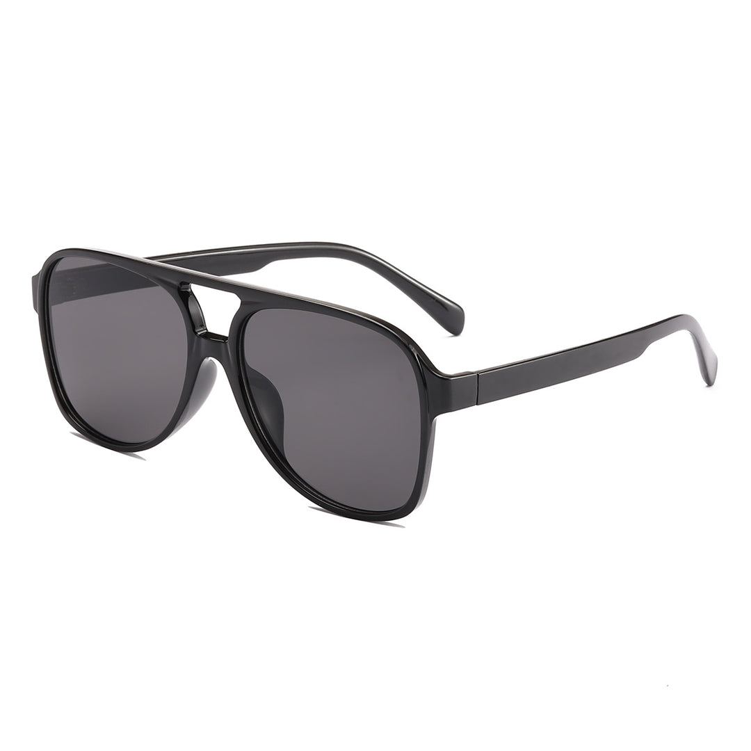 Dame moteriktig kvadratisk solbrille med bred ramme Luvikno