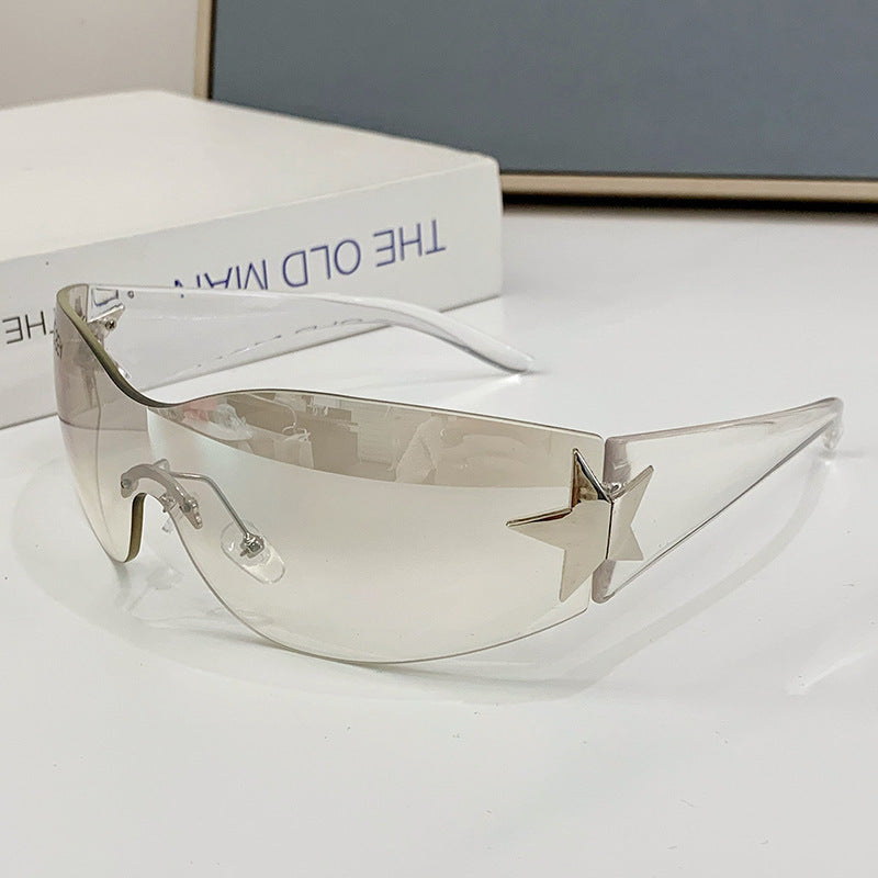 Dame moteriktig solbrille med kunstnerisk stjerneakcent Luvikno