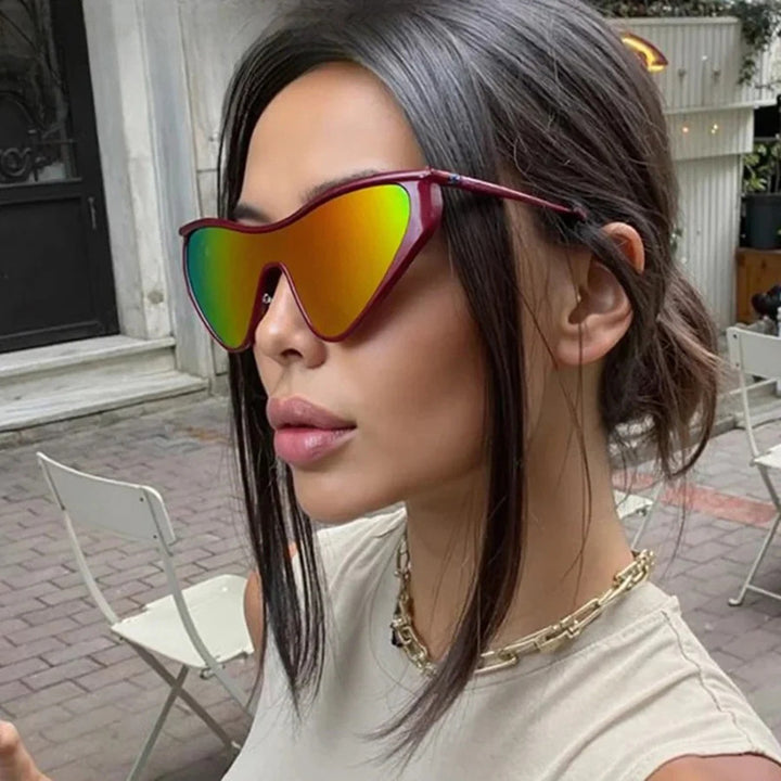 Damer ekstravagant formet solbrille med beskyttende UV-filter Luvikno