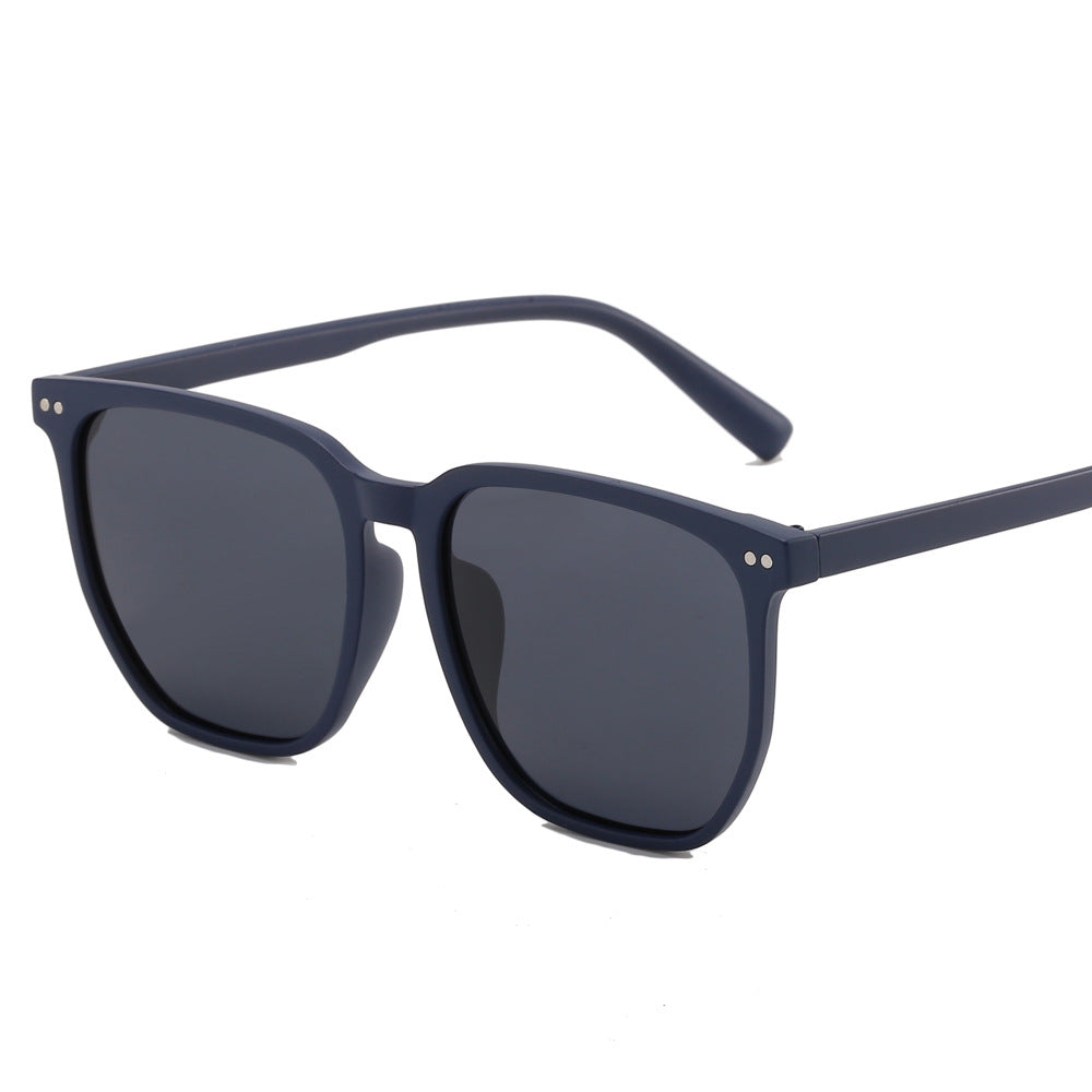 Dame moteriktig solbrille i klart design Luvikno