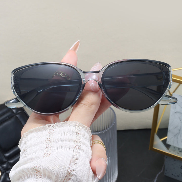 Dame Cat-Eye solbriller med moderne design Luvikno