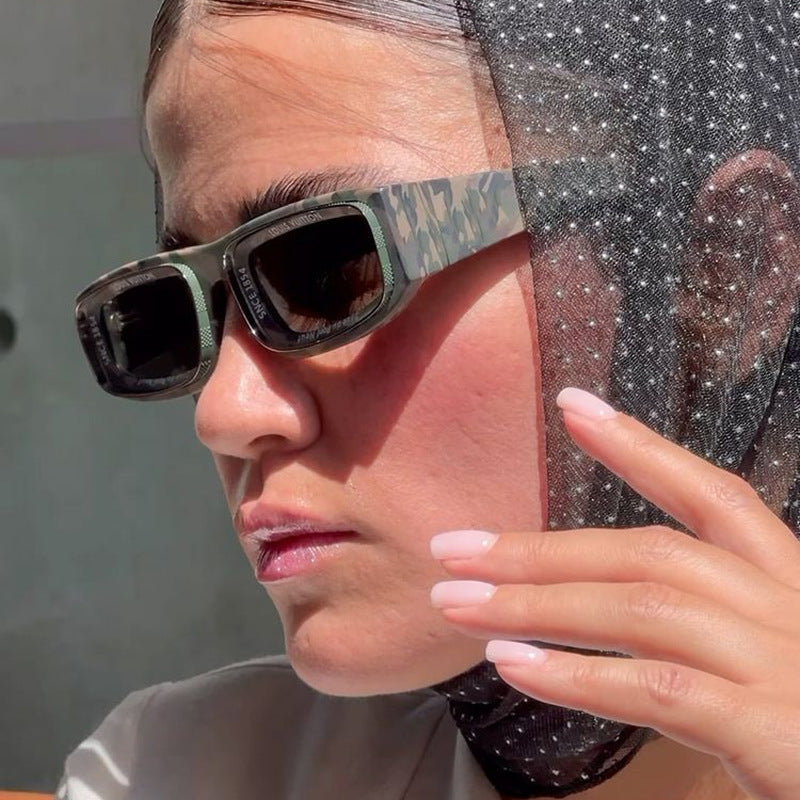 Damer trendy rektangulære solbriller med elegant fargespill Luvikno