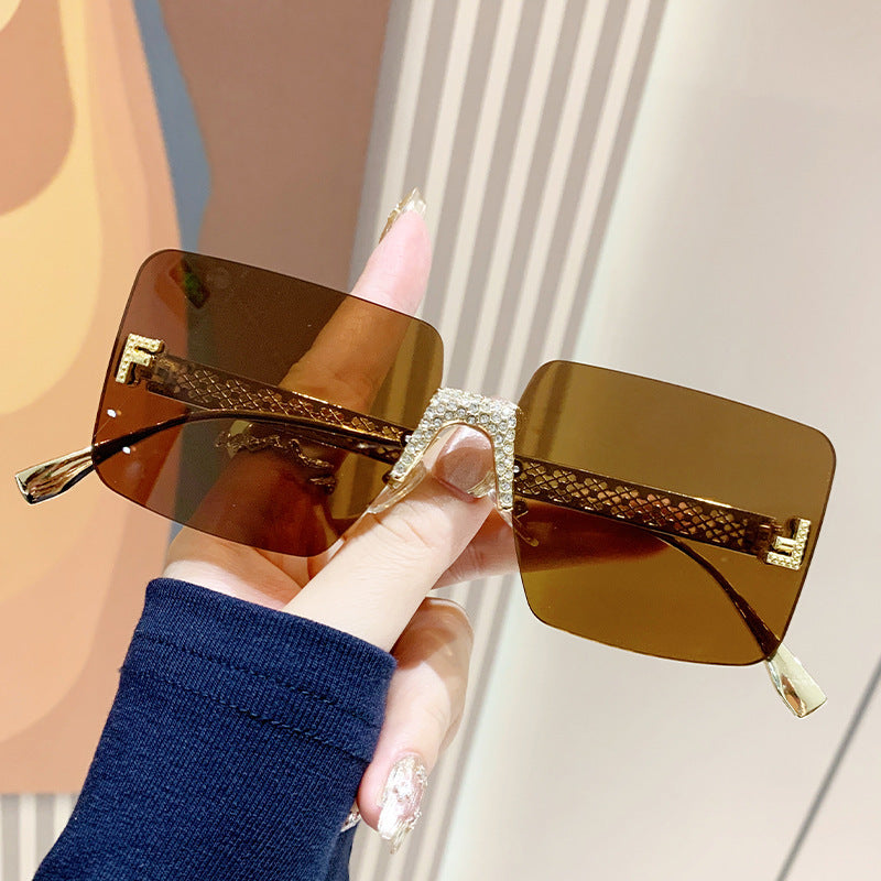 Dame ekstravagante heksagonal solbrille Luvikno