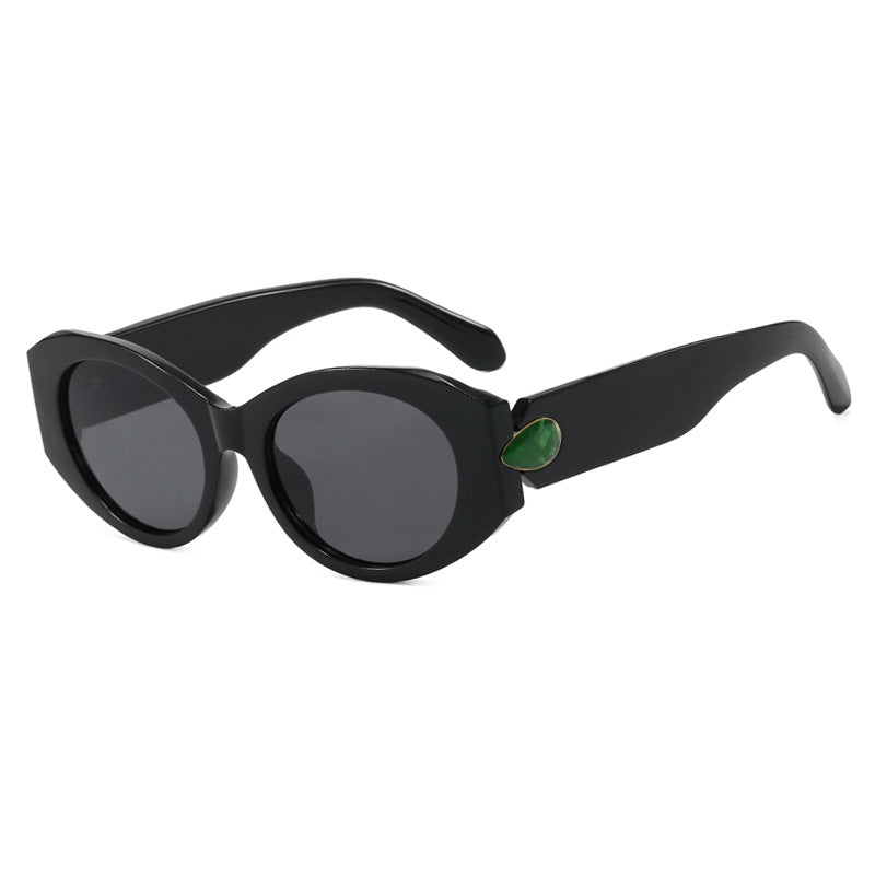Dame elegant solbrille med stilige konturer Luvikno