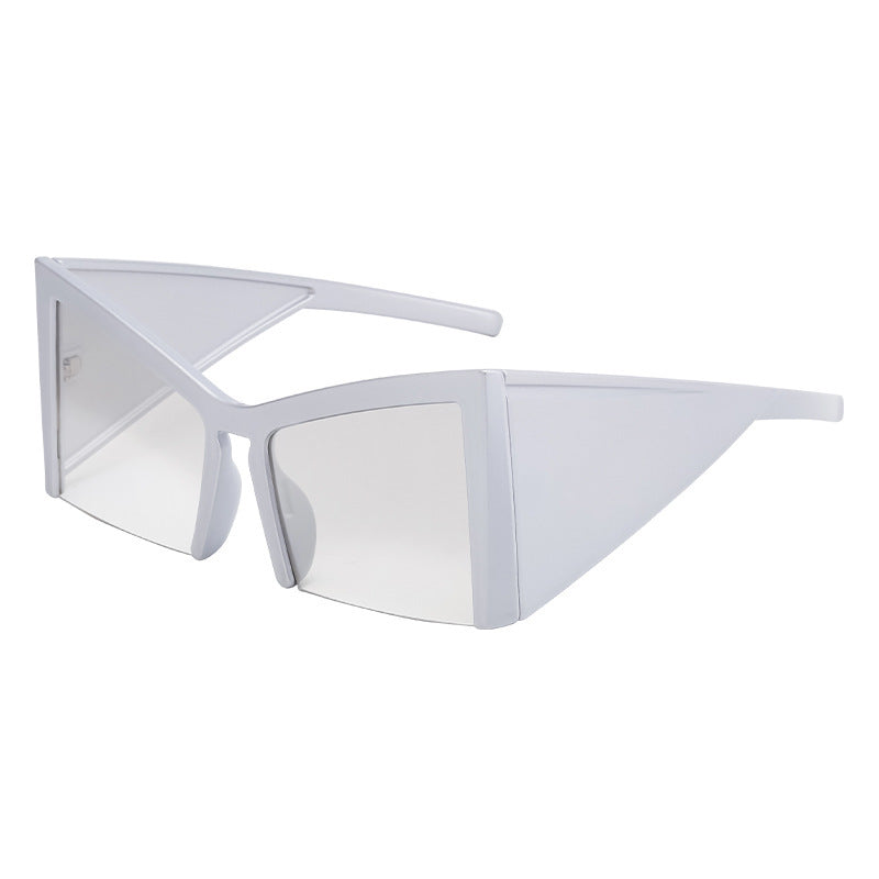 Dame futuristisk solbrille med markant vinkelramme Luvikno