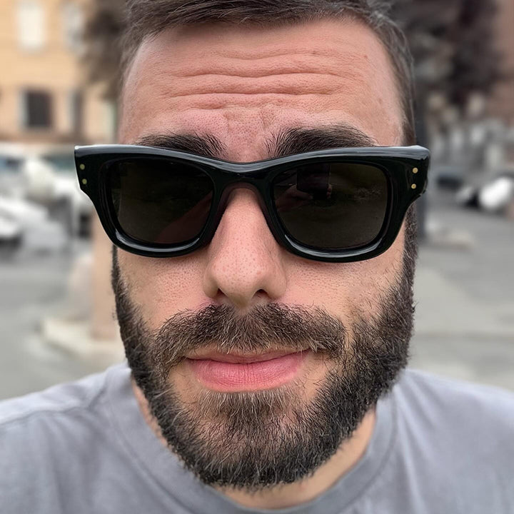 Dame moteriktig solbrille med bred, elegant ramme og beskyttende UV-filter Luvikno