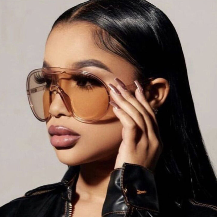 Dame futuristisk gjennomsiktig solbrille med elegant form Luvikno