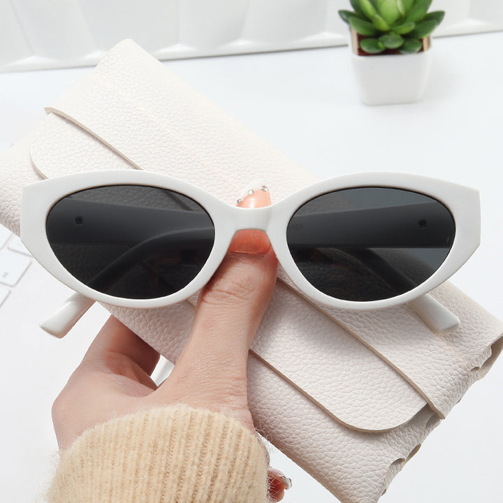 Dame Cat-Eye solbriller med elegant plastinnramming Luvikno