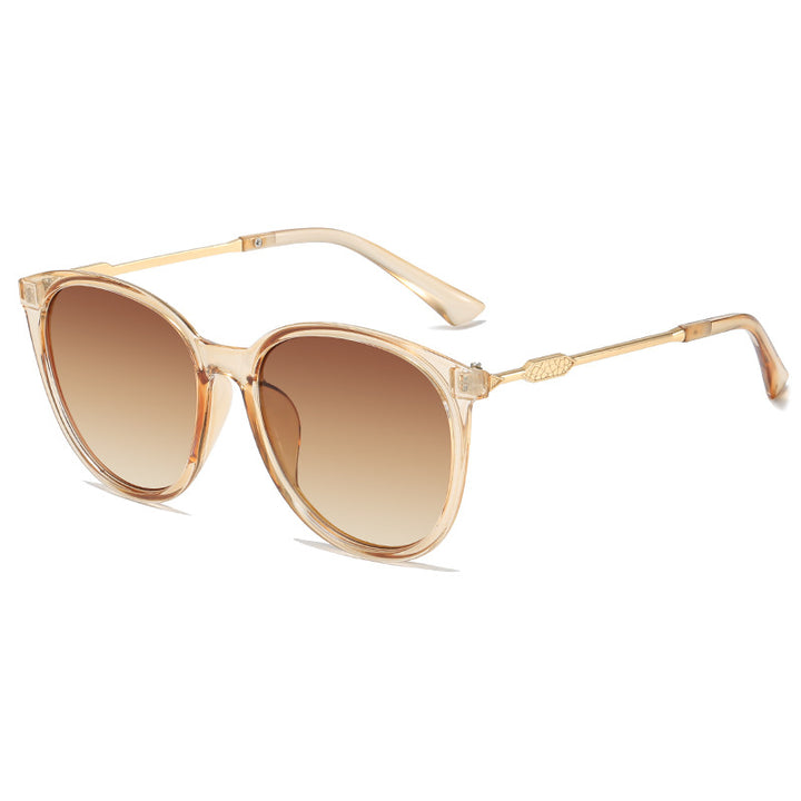 Dame Moderne Cat-Eye Solbriller med speilende glass Luvikno