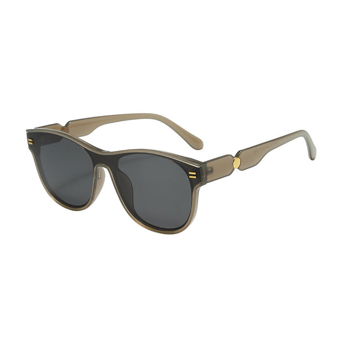 Dame moteriktig solbrille med unik ramme Luvikno