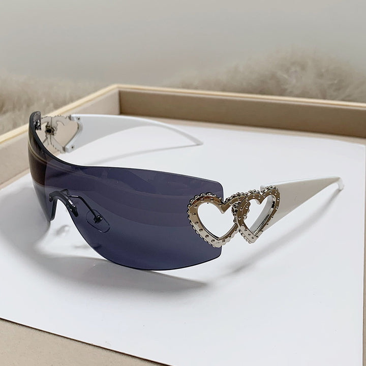 Dame designer-solbrille med luksuriøs hjerte-akseent Luvikno