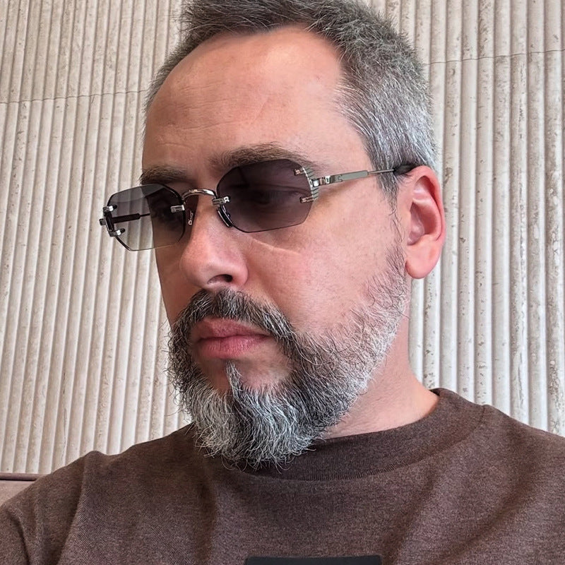 Damer geometrisk solbrille med luksuriøs metallramme og beskyttende UV-filter Luvikno