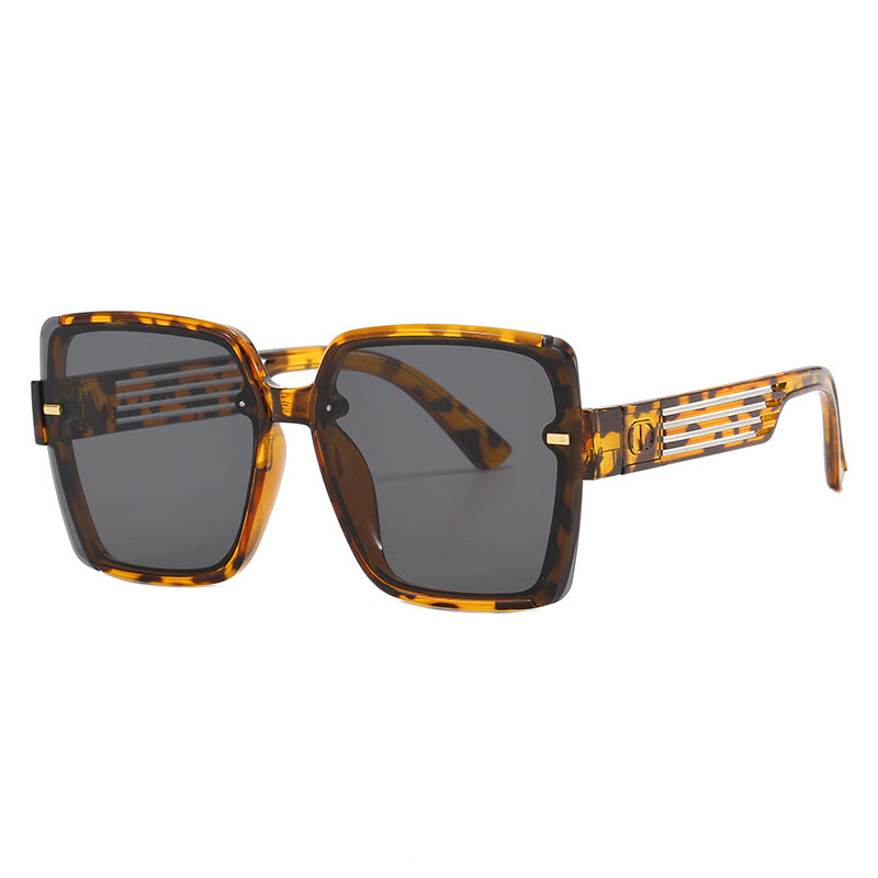 Dame firkantet solbrille med trendy geometrisk design Luvikno