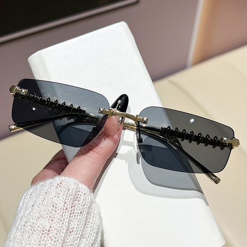 Dame elegant og moteriktig brille Luvikno