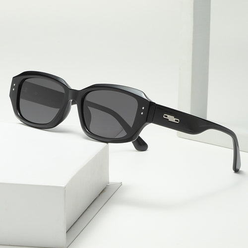 Dame trendy firkantet solbrille med innovativ gjennomsiktig ramme Luvikno