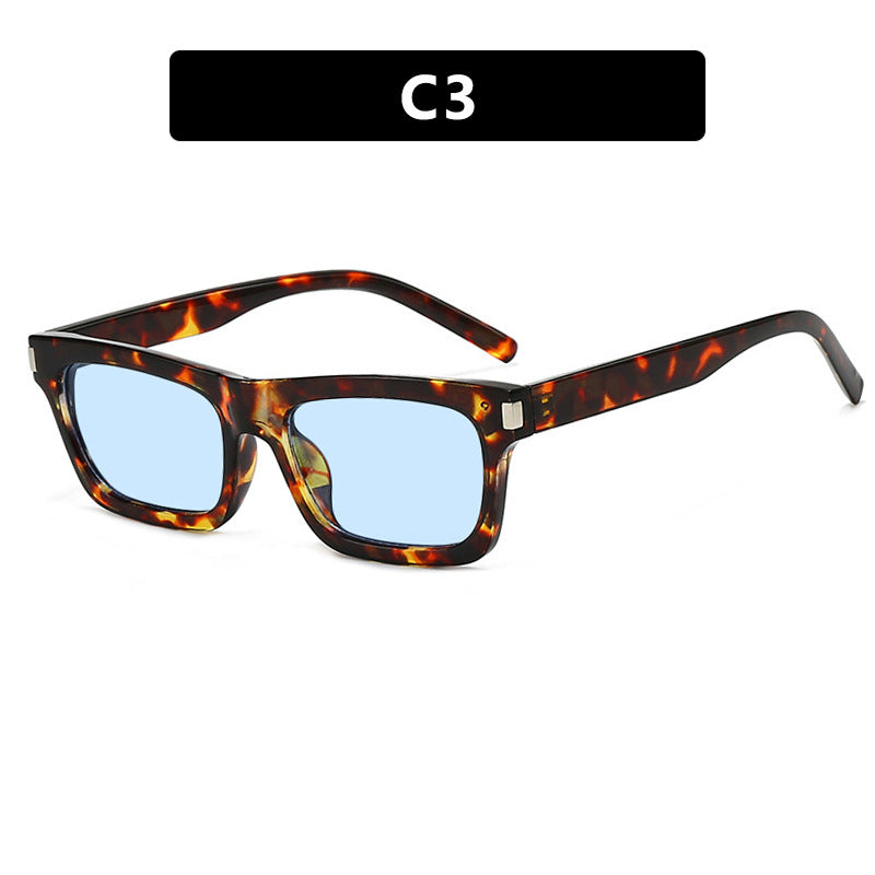Dame kvadratisk solbrille med transparente linser og stillegant design Luvikno