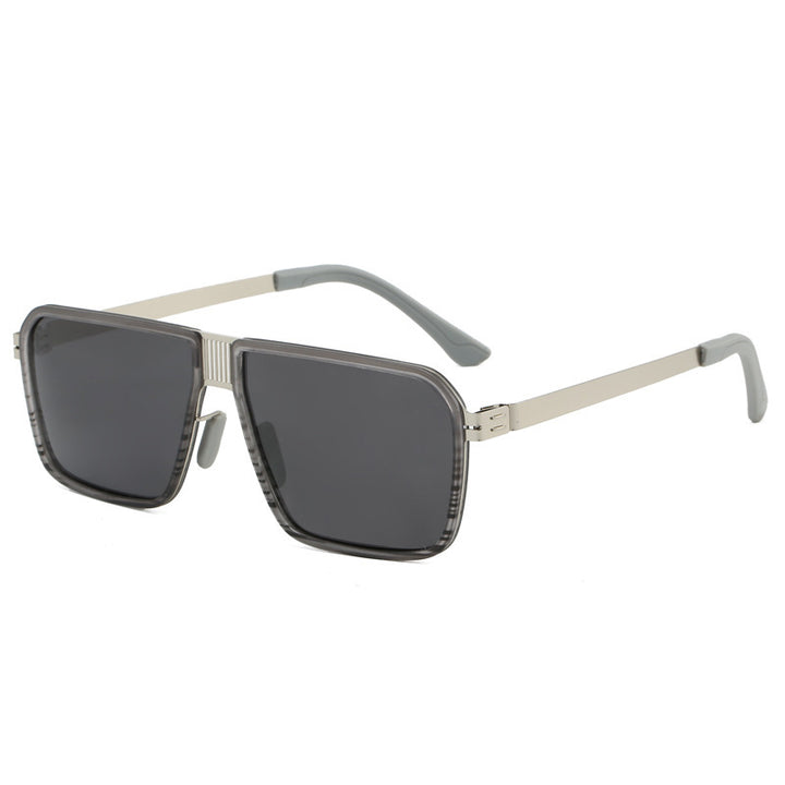 Dame moteriktig solbrille i moderne, firkantet design Luvikno