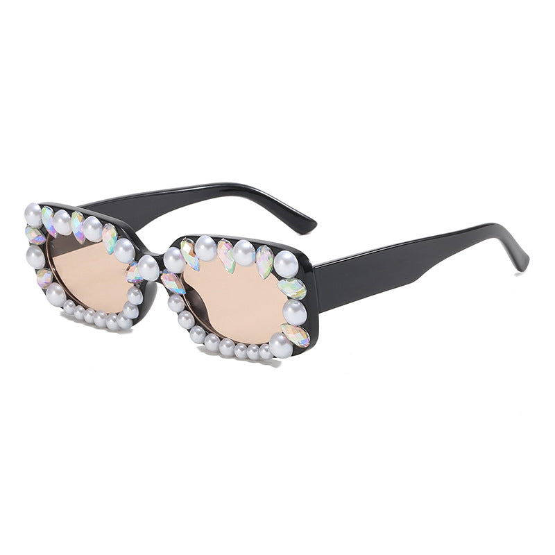 Damer elegant solbrille med perlepynt Luvikno