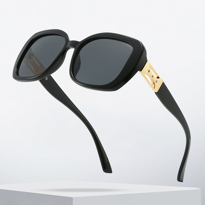 Dame Designer-solbrille med luksuriøst aksentuert ramme Luvikno