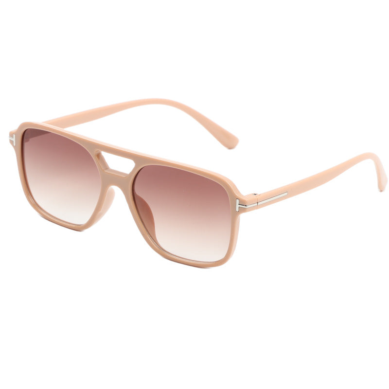 Dame moteriktig solbrille i trendy skilpadde-design Luvikno