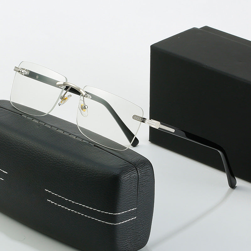 Dame moteriktig solbrille med stilren, firkantet ramme og elegante metallkanter Luvikno