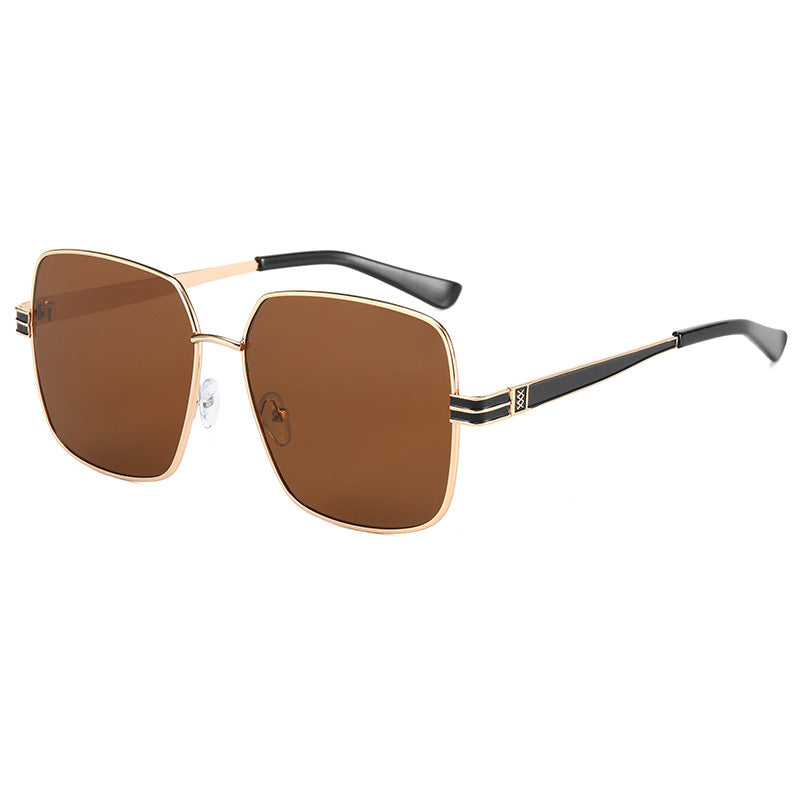 Dame moteriktig firkantet brille med filigran metallramme Luvikno