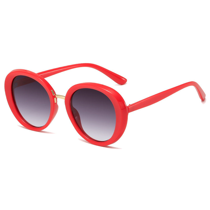 Dame vintage solbrille i elegant skjolddesign Luvikno