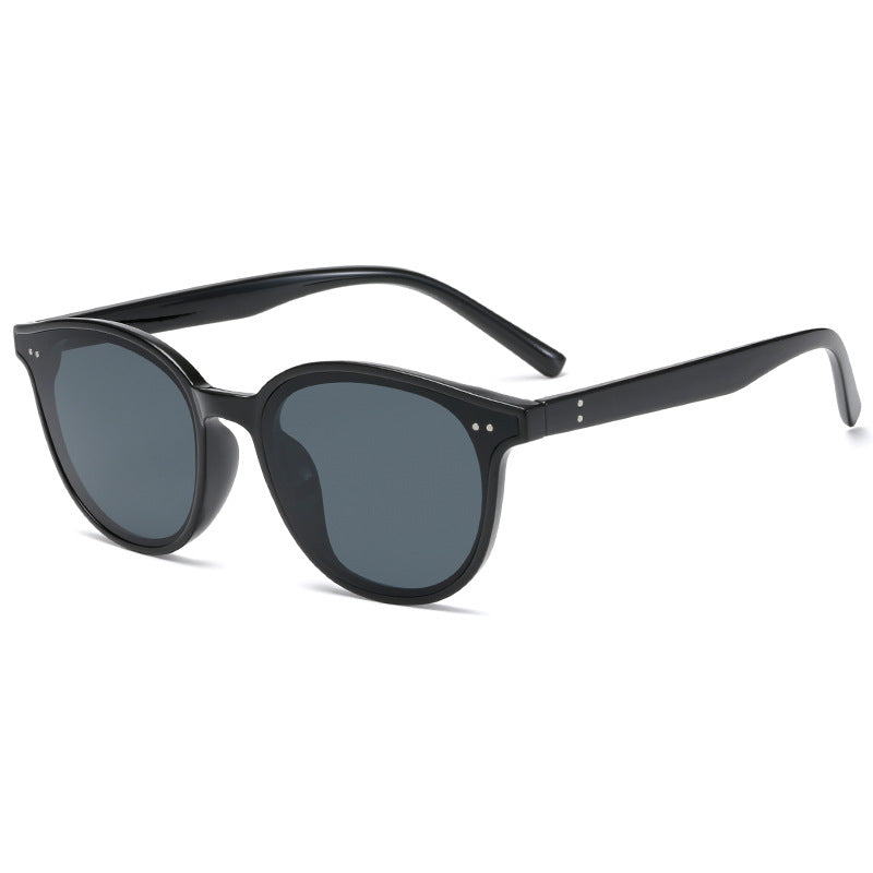 Dame rund solbrille med stilfull design og UV-beskyttelse Luvikno