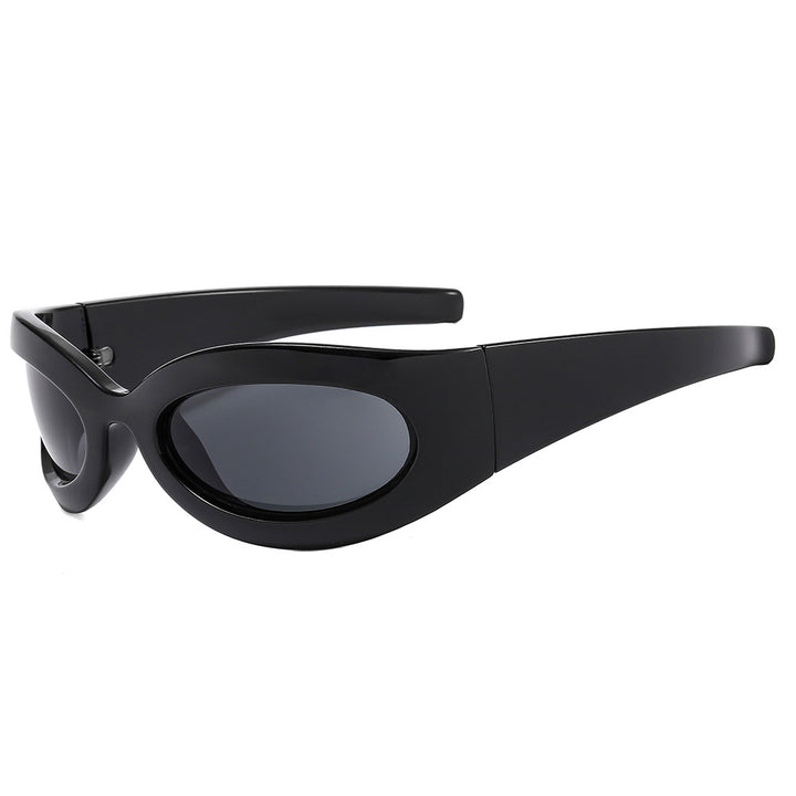 Dame moteriktig solbrille med oval ramme og moderne finish Luvikno