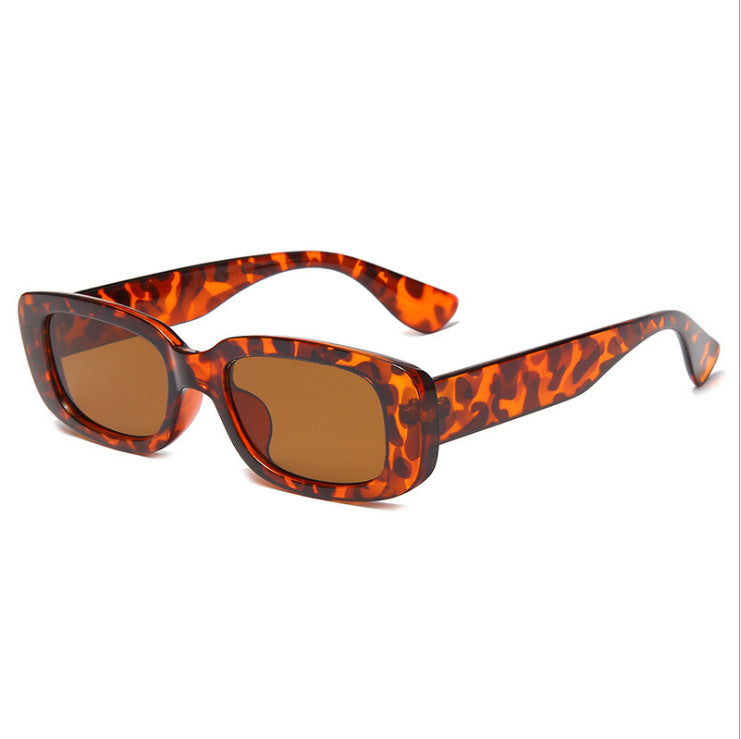 Dame moteriktig solbrille med trendy havskjell-design Luvikno