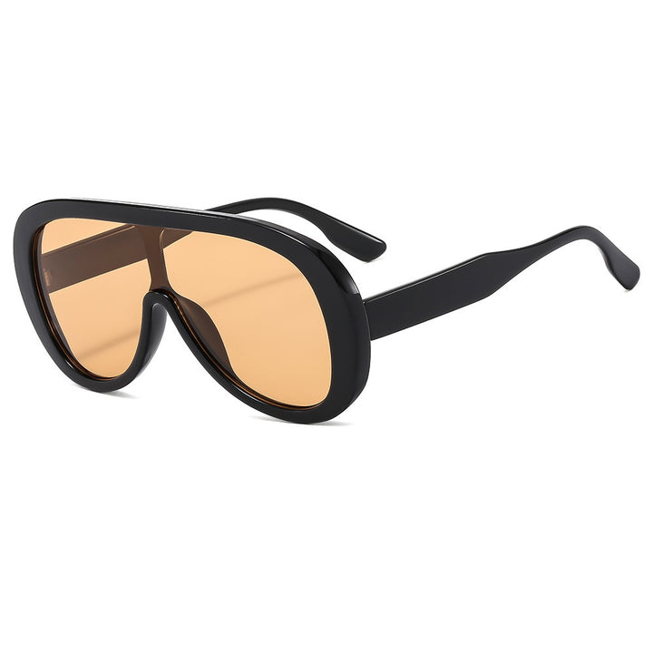 Dame moteriktig solbrille med bred ramme Luvikno