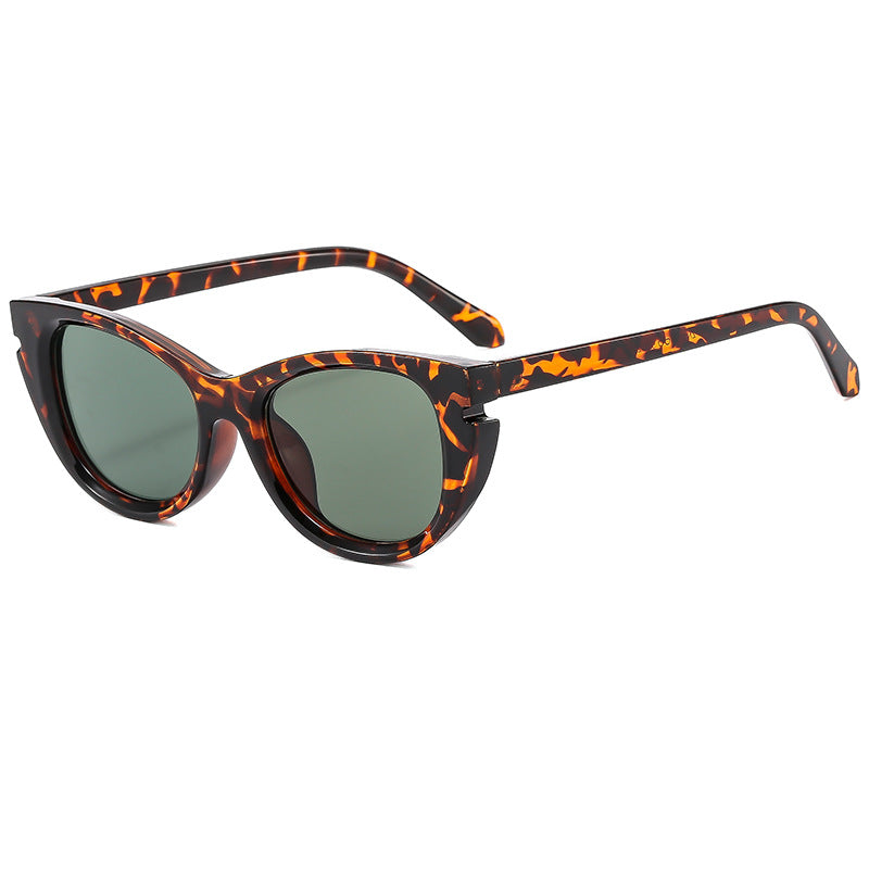 Dame Cat-Eye solbriller med robust plastramme Luvikno