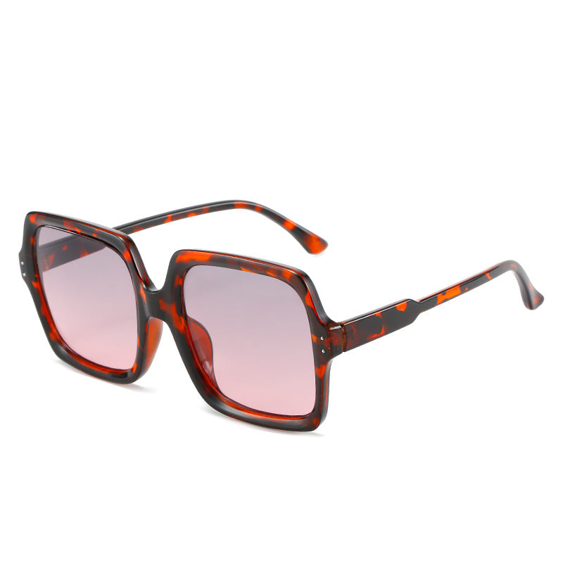 Dame kvadratisk moderne solbrille med polarisert glass Luvikno