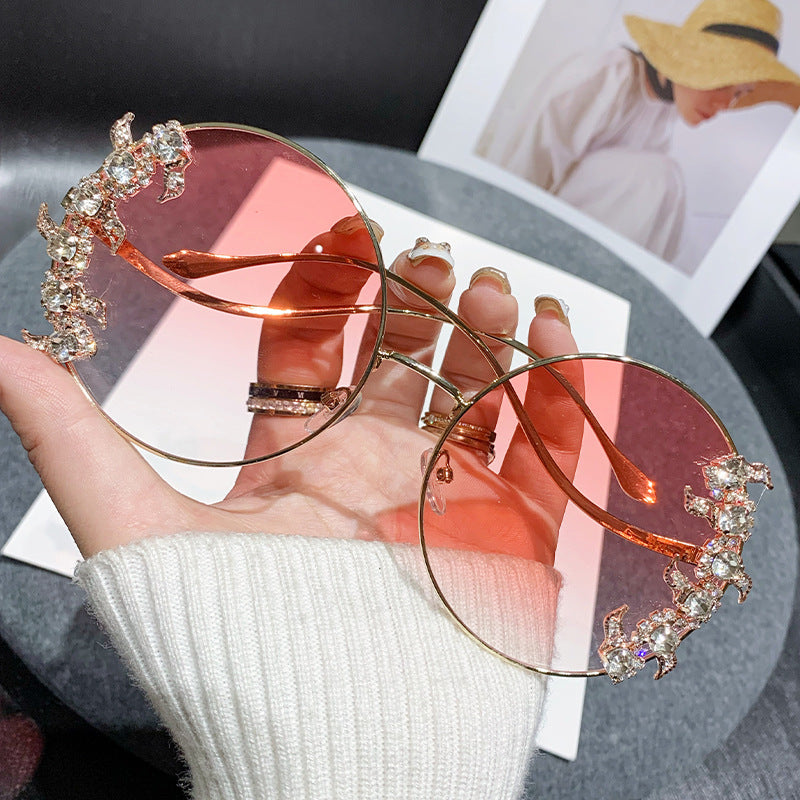 Dame Fashion-solbriller med eksklusiv design og glitrende accenter Luvikno
