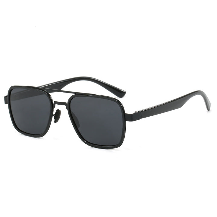 Dame moteriktig solbrille med firkantet ramme og innovative linser Luvikno