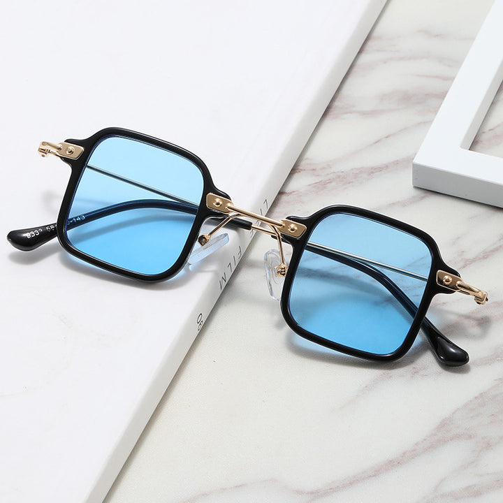 Dame geometrisk solbrille med stilfull metallramme Luvikno