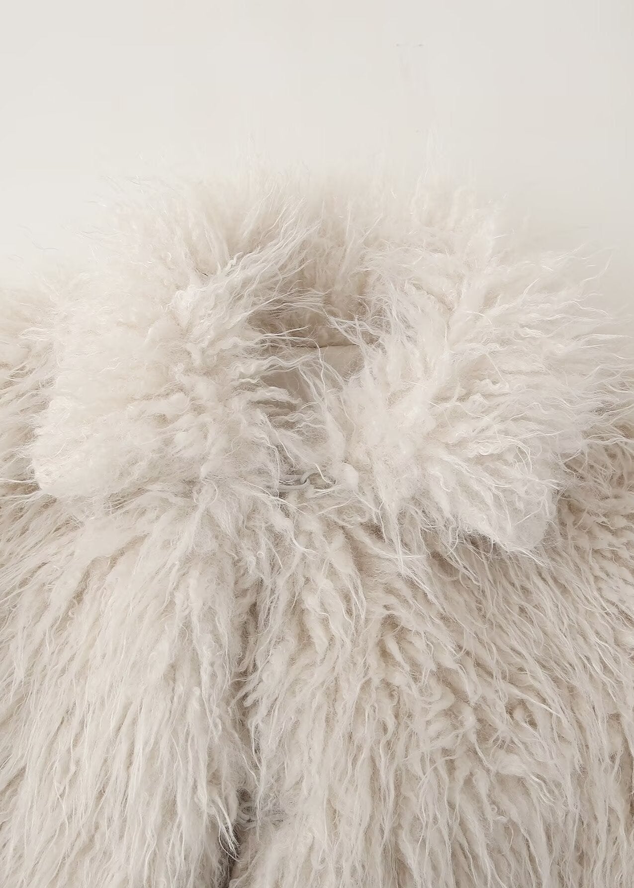 Luvik | Tekokarvaneule