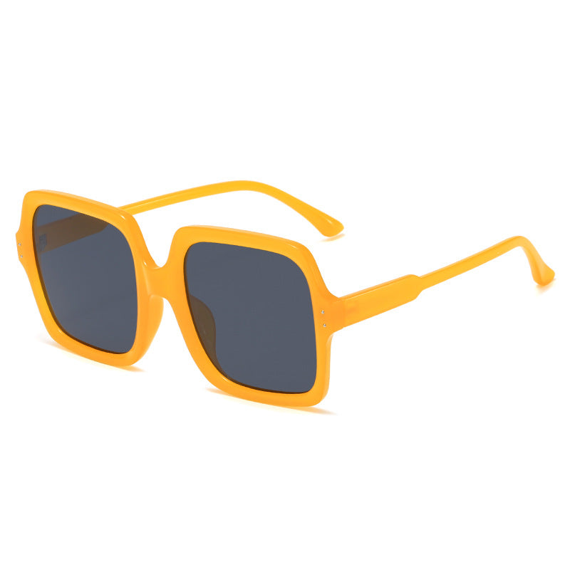 Dame moteriktig oversized solbrille med moderne design Luvikno