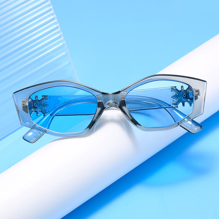 Dame geometrisk solbrille med luksuriøs detalj Luvikno