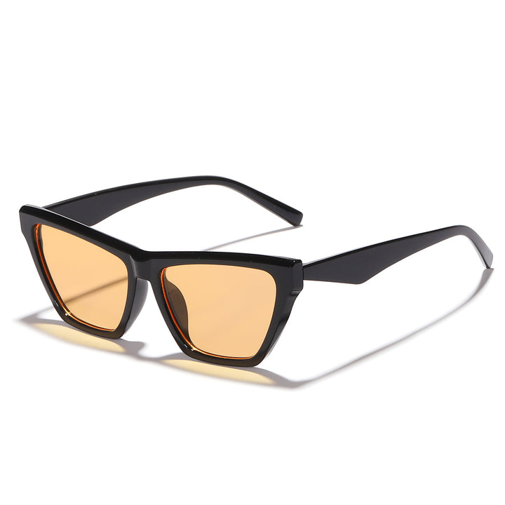 Dame designer solbrille med stilfull transparent ramme og UV-beskyttelse Luvikno