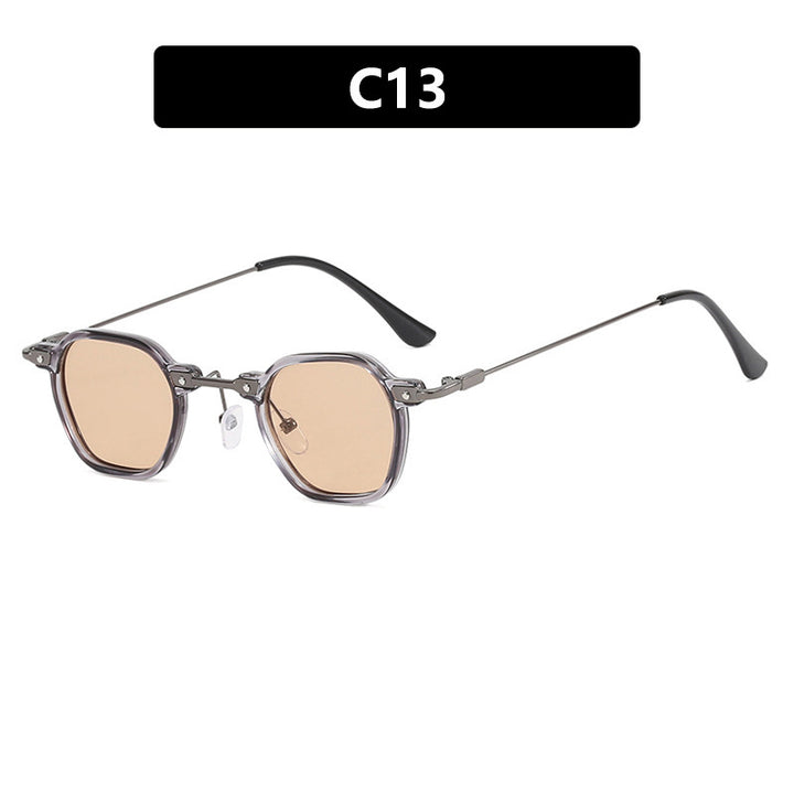 Dame moteriktig solbrille i elegant design med sekskantet ramme Luvikno