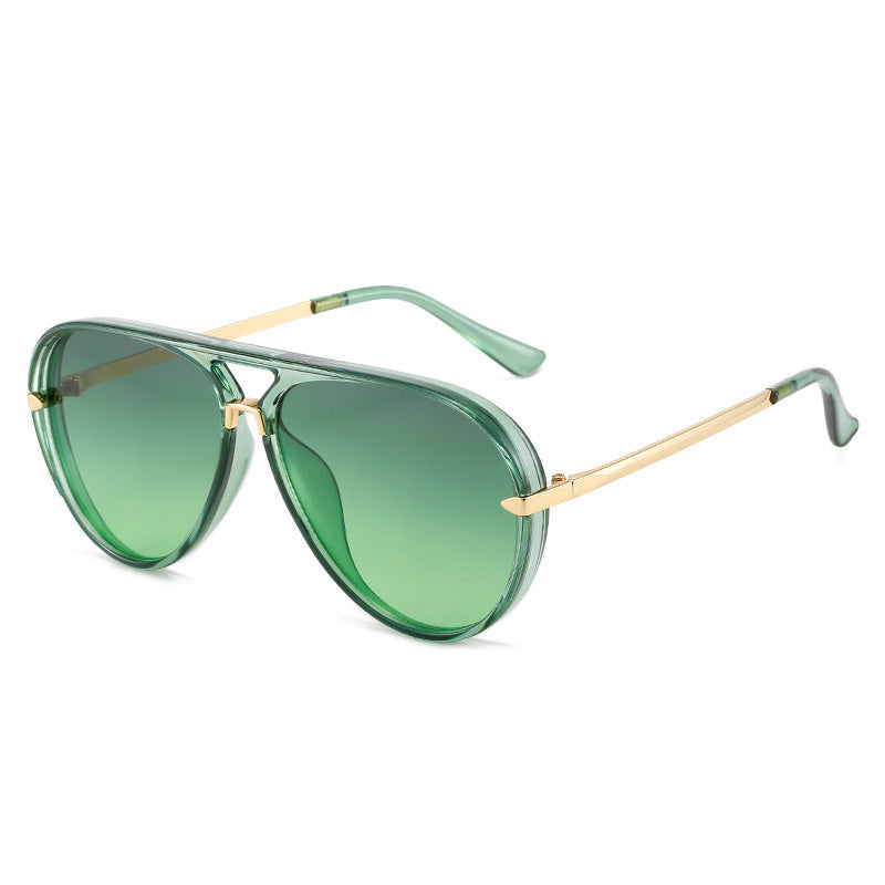 Dame pilot-solbrille med moderne metallramme og UV-beskyttelse Luvikno