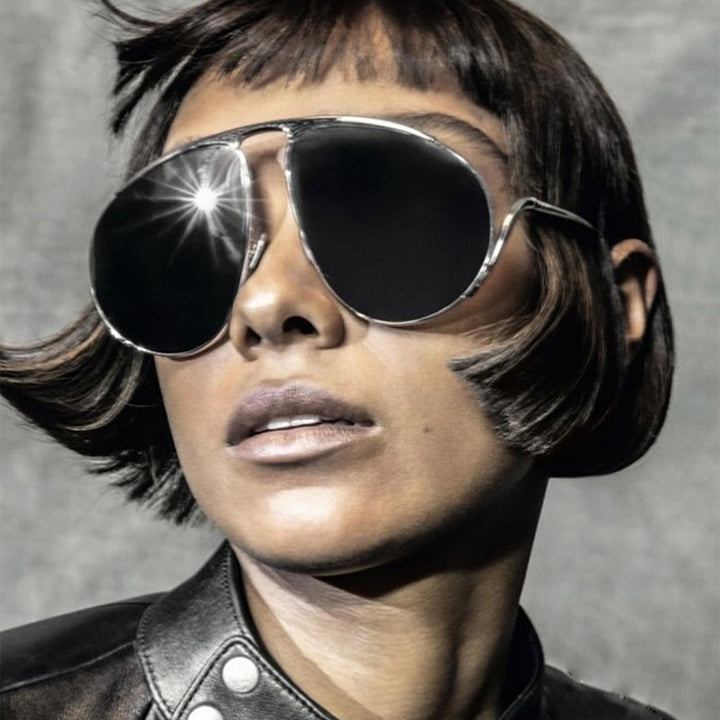Dame moteriktig pilot-solbrille med polariserte linser og elegant metallramme Luvikno