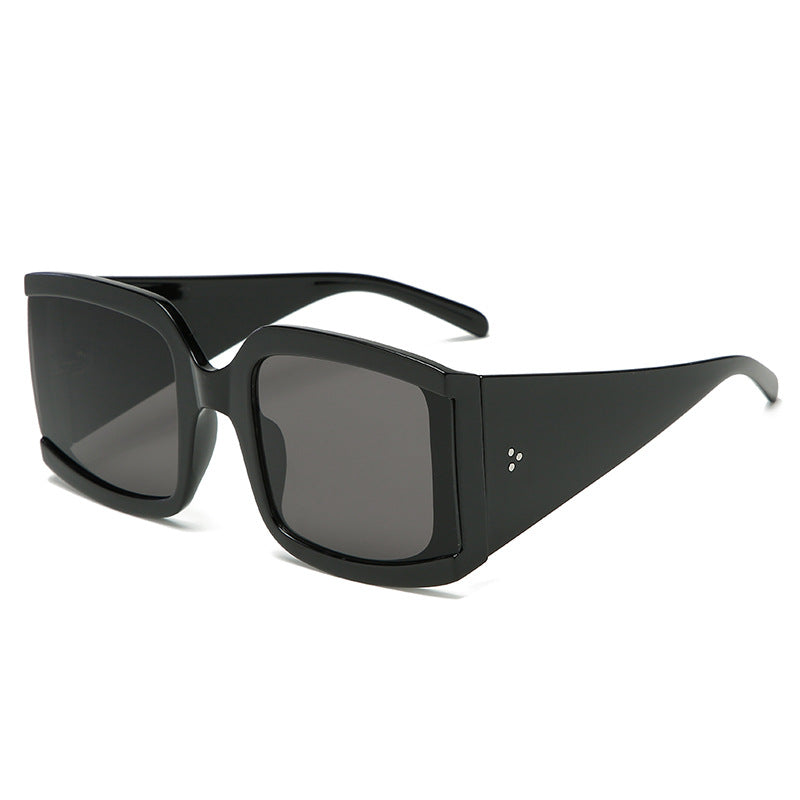 Dame oversized solbrille i moderne minimalistisk stil Luvikno