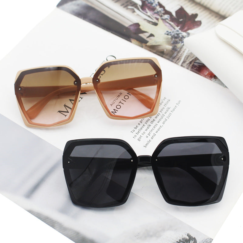 Dame Designer-solbrille i elegant hexagon-design Luvikno