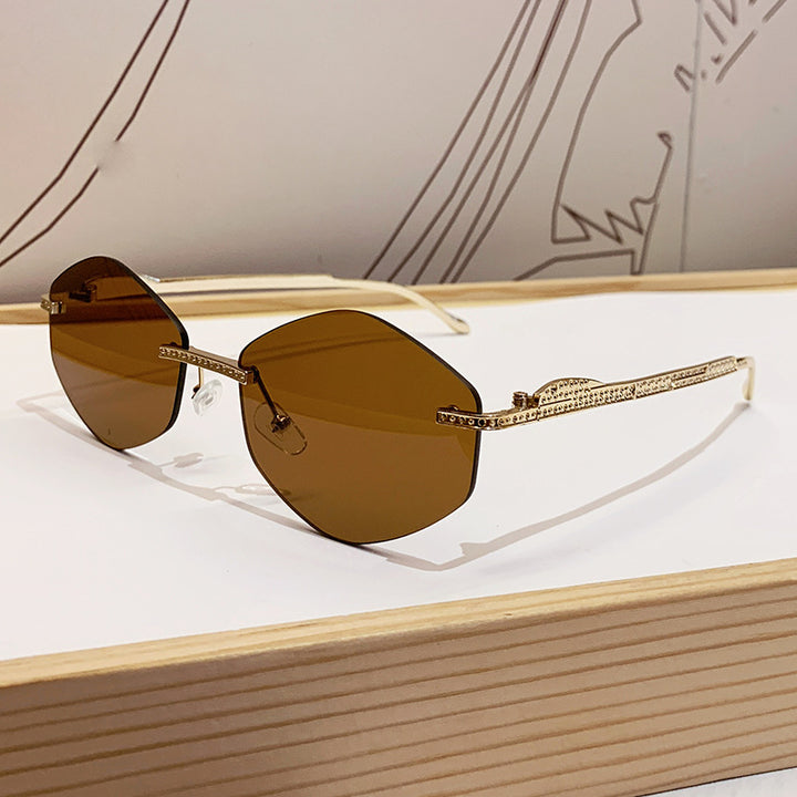 Dame ekstravagant solbrille med glitrende aksenter Luvikno