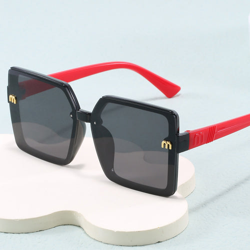 Dame moteriktig kvadratisk solbrille med speilende gradient Luvikno