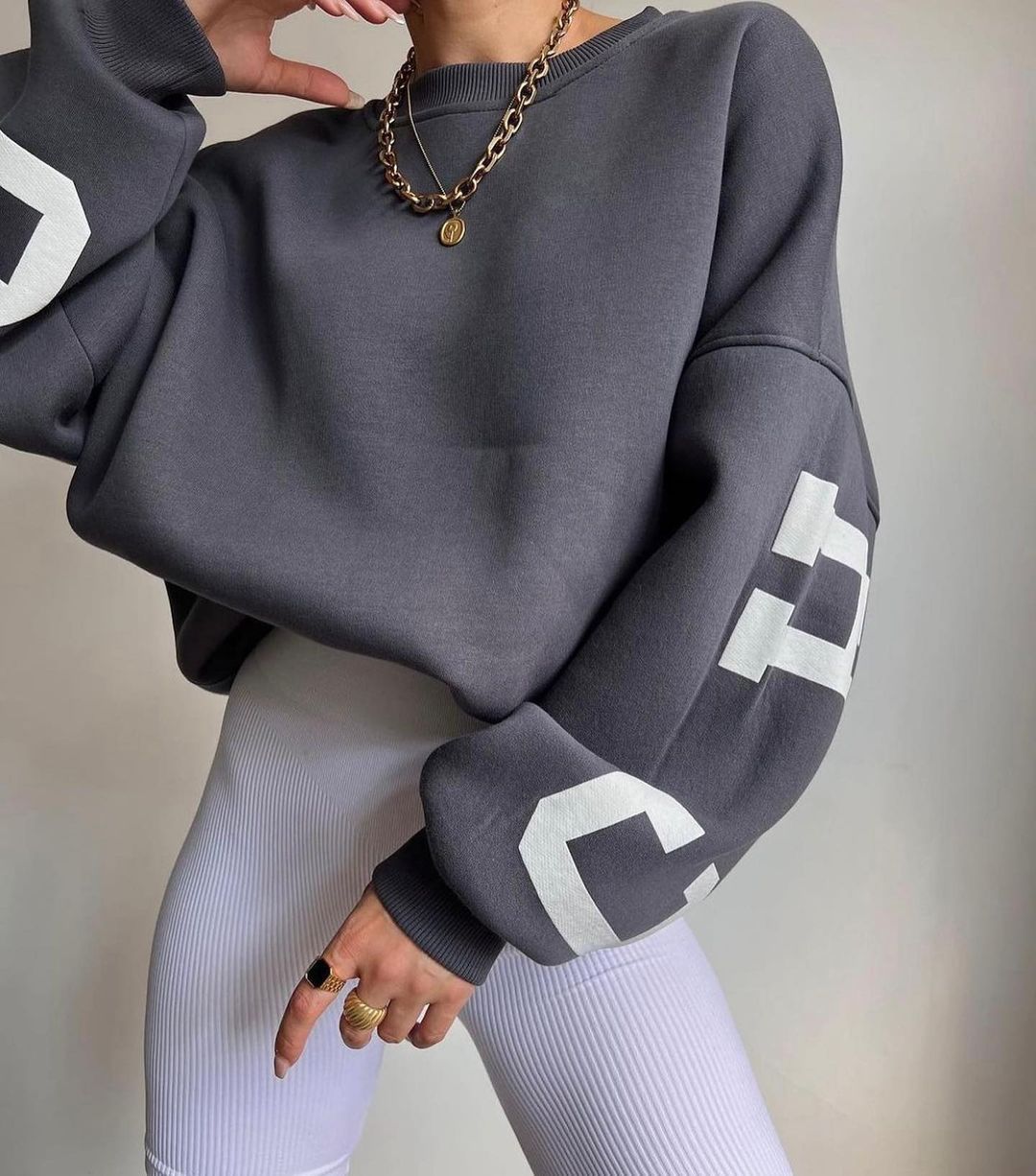Dame avslappet oversized genser med kontrasterende ermer Luvik